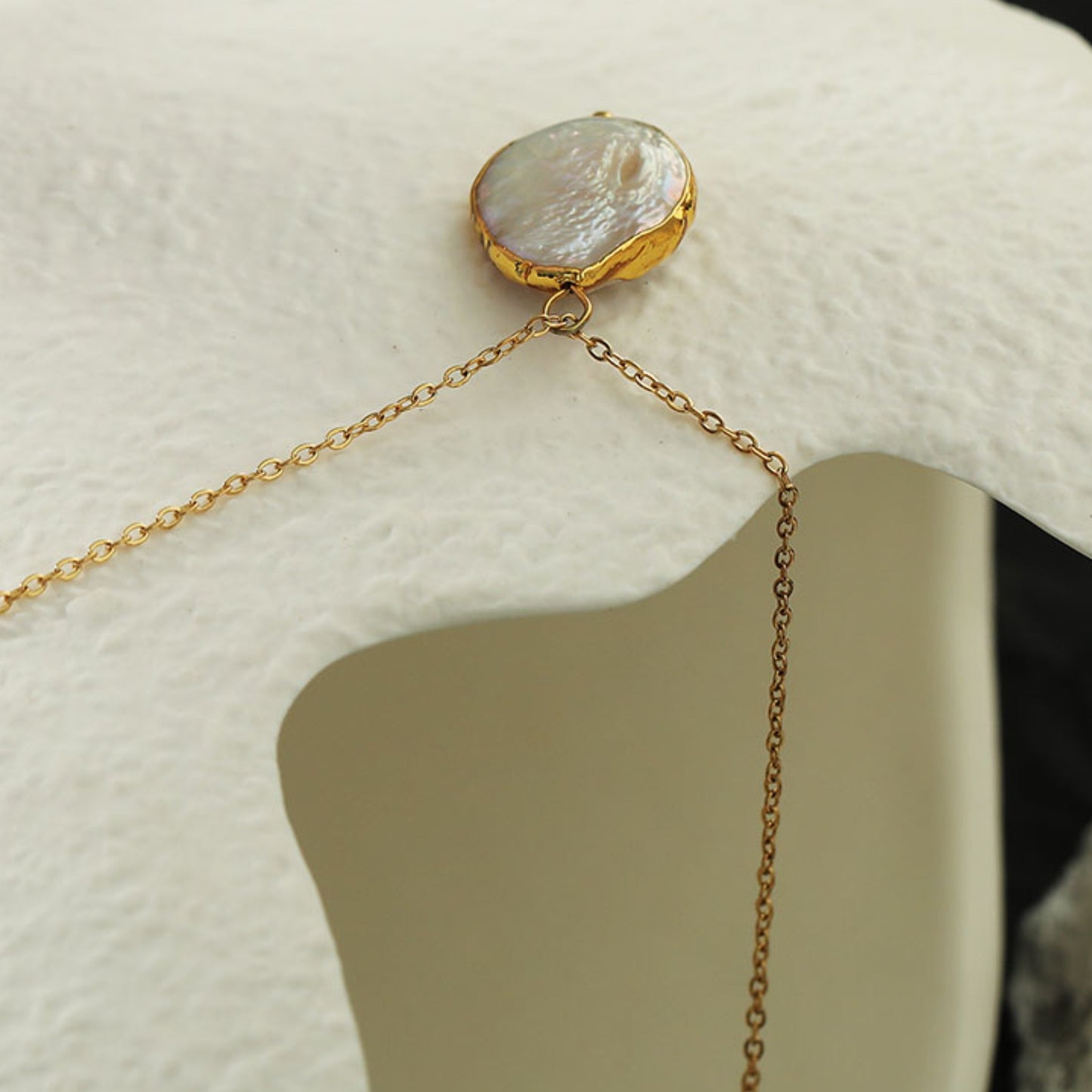 NOEMI21294_necklace | hackney nine | hackneynine | necklace | earrings | charms | jewelry | jewelry-store | pandora | bracelet | shop-jewelry | gold-jewelry | heart-Jewelry | Inspirational-jewelry | dainty-jewelry | dainty_chain | shell_pendant | ocean_inspired 