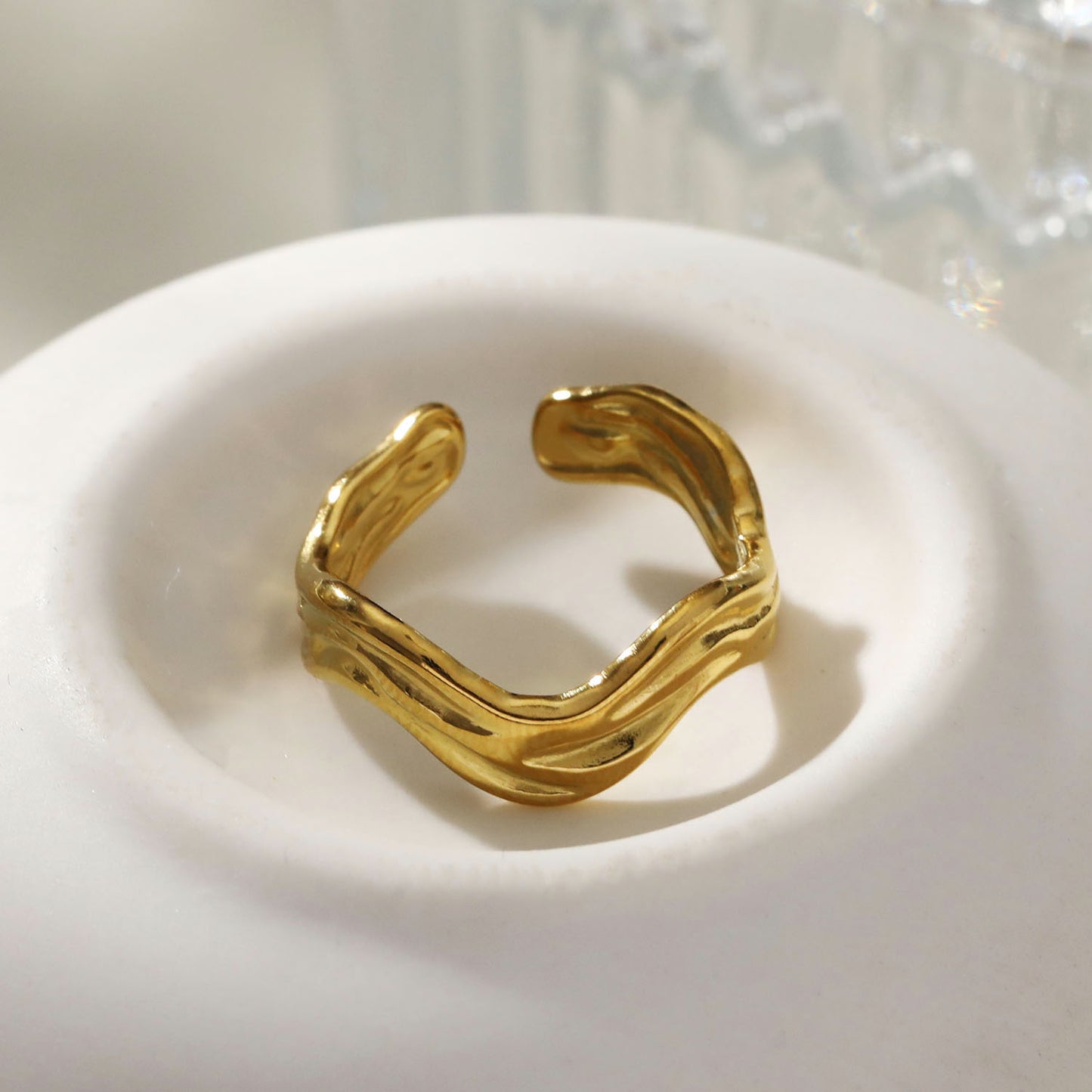 KALIA Wavy Shaped Textured Ring