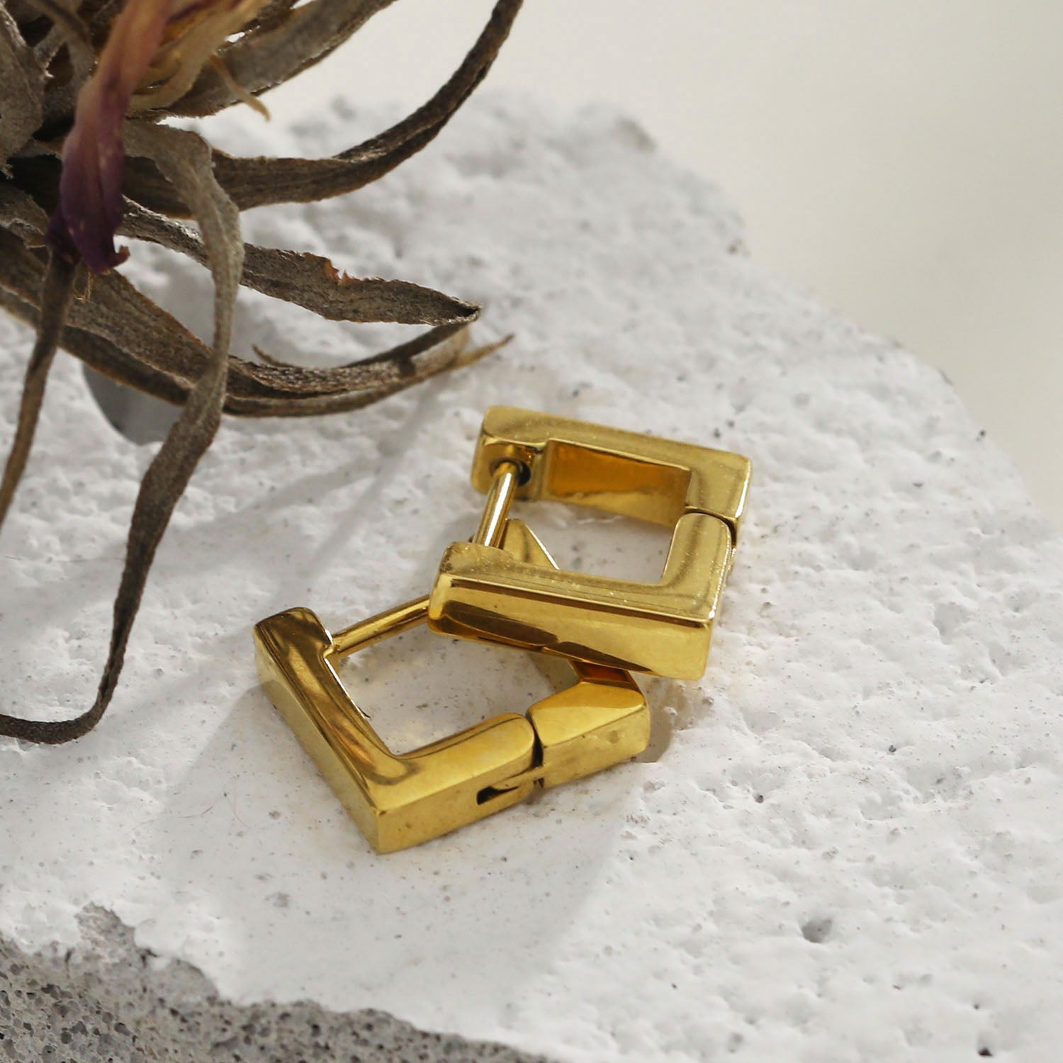 Style: DINAMI 122249 Tiny Squared Shaped Hoop Earrings.