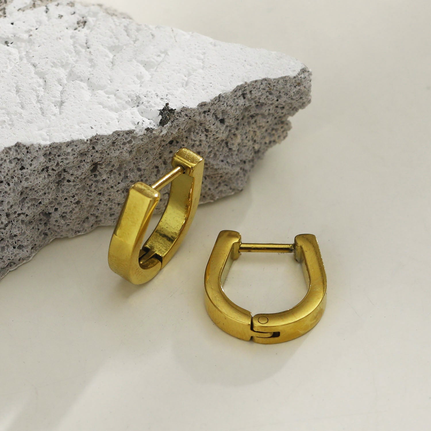 Style: CADEO 122238 'Lucky' Horse-Shoe Shaped Contemporary Hoop Earrings.