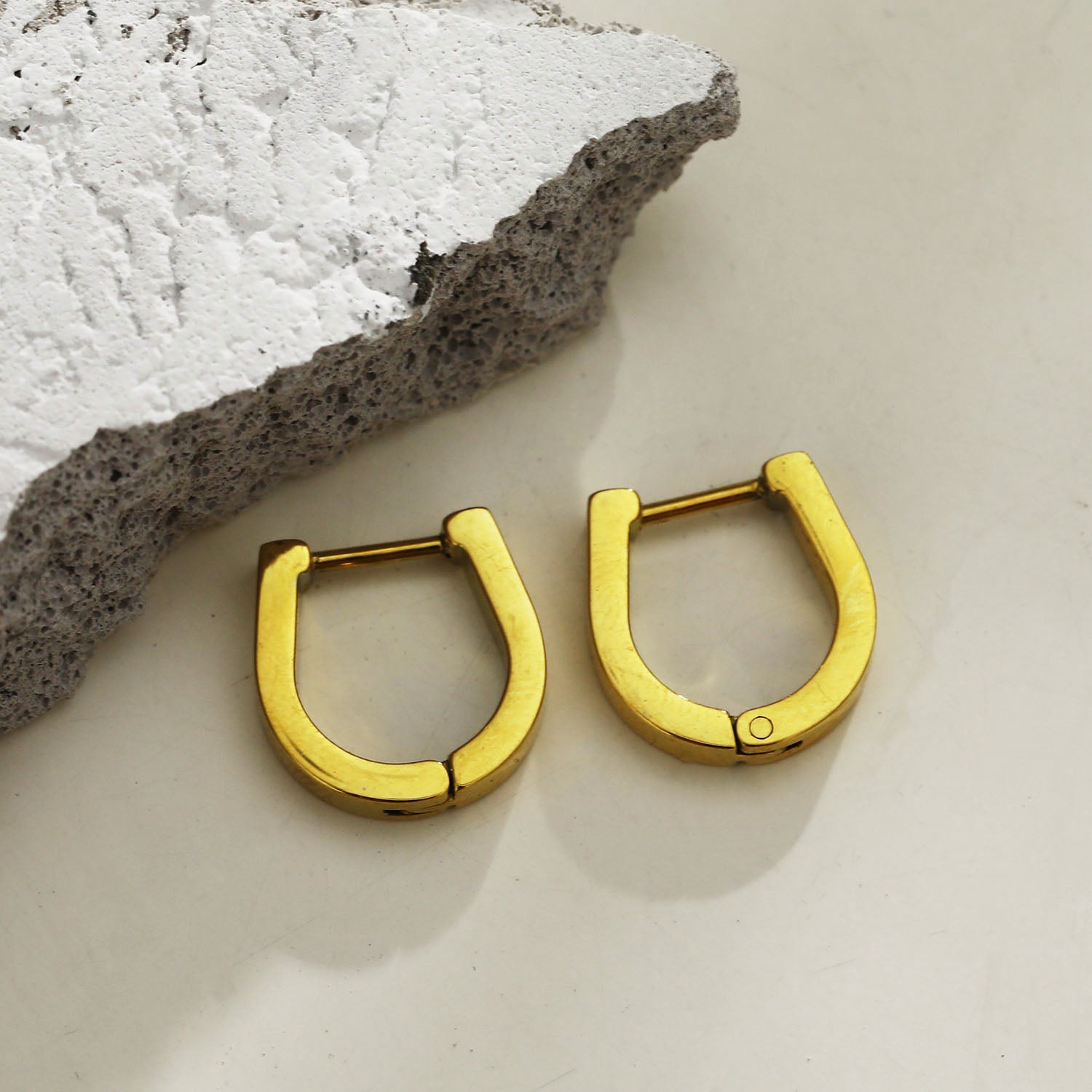 Style: CADEO 122238 'Lucky' Horse-Shoe Shaped Contemporary Hoop Earrings.