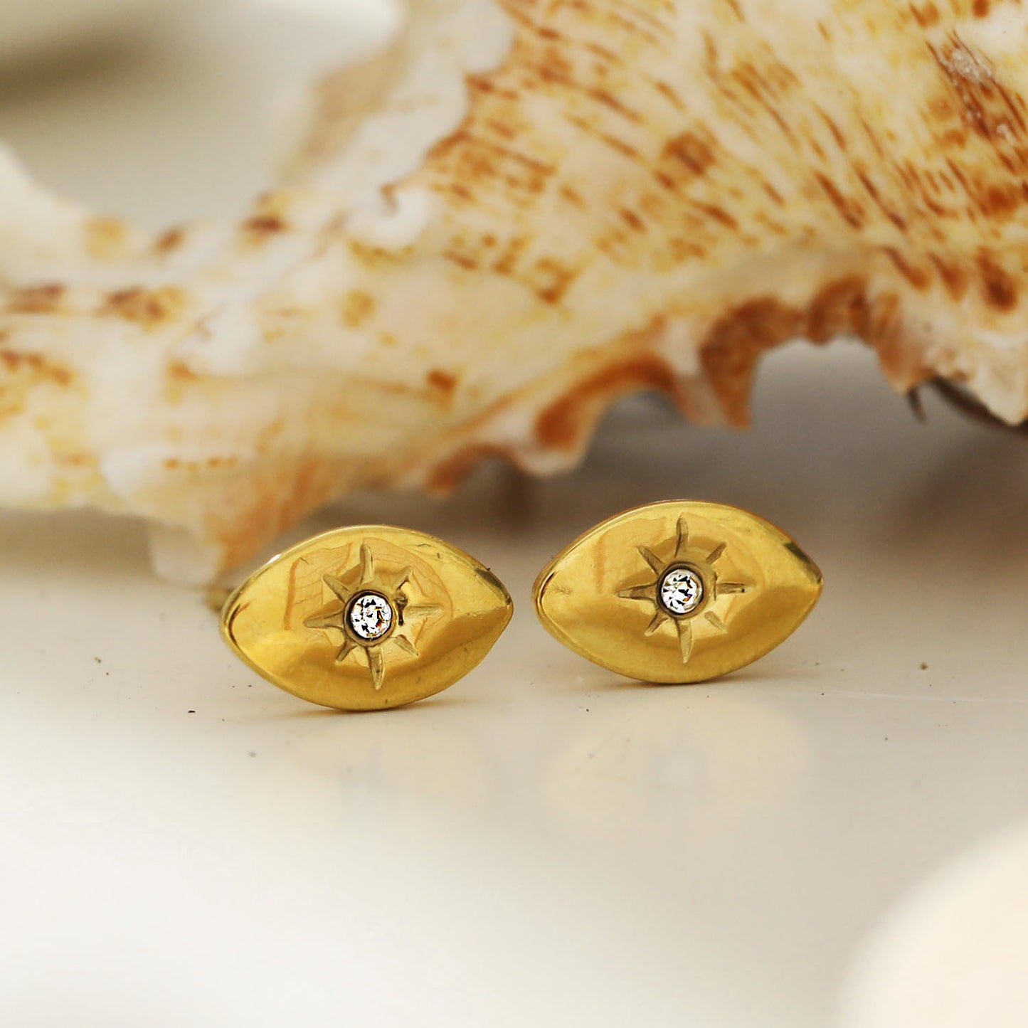oval-stud-zirconia-embedded stud-earrings