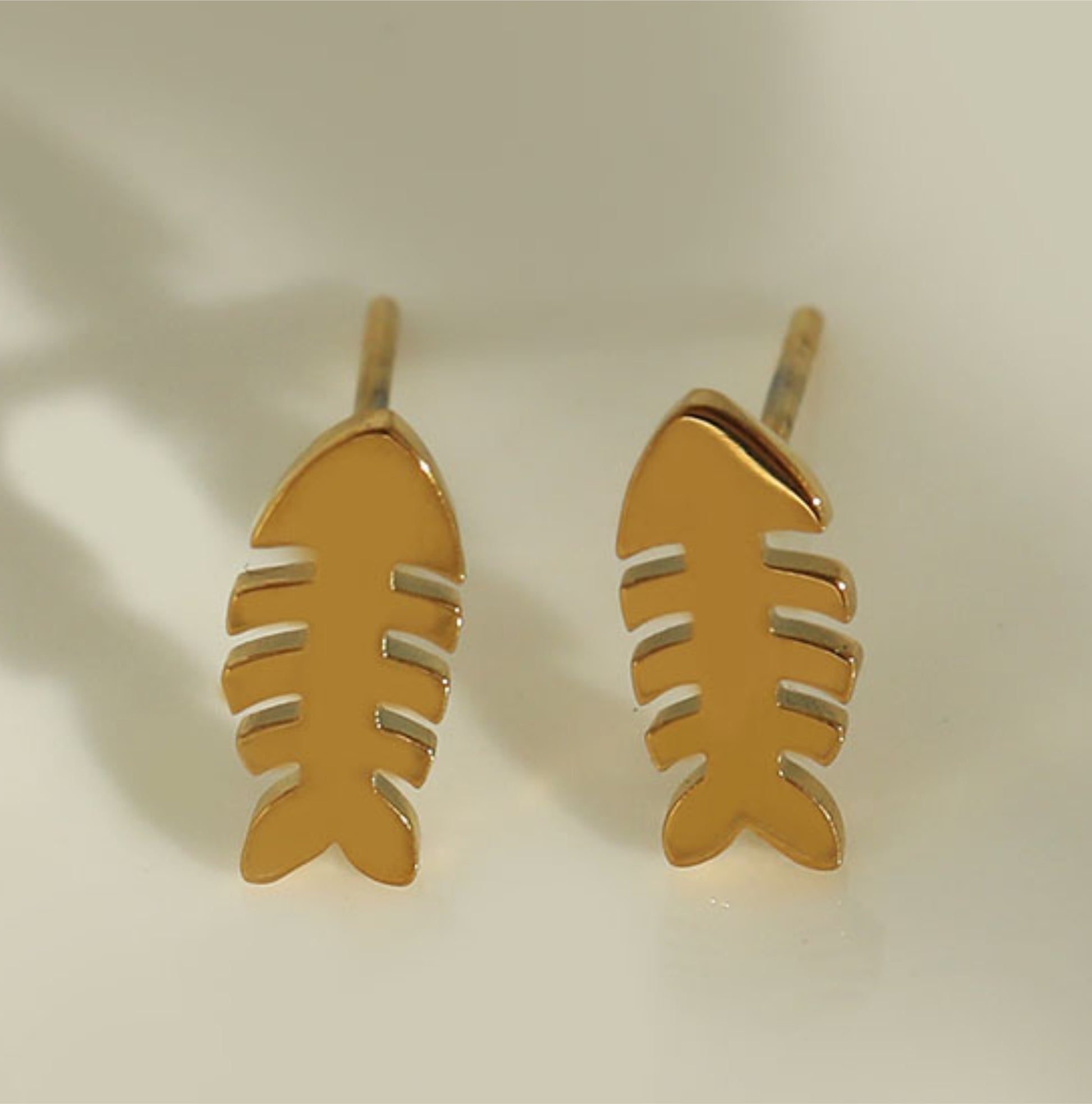 FISHY21207_earings| hackney nine | hackneynine | necklace | earrings | charms | jewelry | jewelry-store | pandora | bracelet | shop-jewelry | gold-jewelry | heart-Jewelry | Inspirational-jewelry | dainty-jewelry |fish_jewellery | sea_jewellery