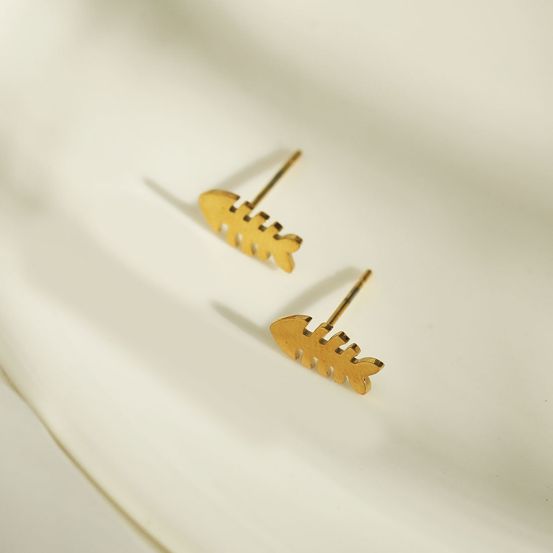 FISHY21207_earings| hackney nine | hackneynine | necklace | earrings | charms | jewelry | jewelry-store | pandora | bracelet | shop-jewelry | gold-jewelry | heart-Jewelry | Inspirational-jewelry | dainty-jewelry |fish_jewellery | sea_jewellery